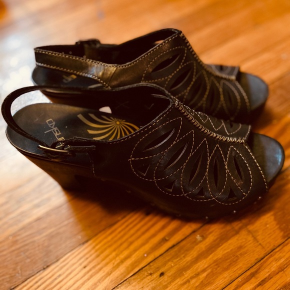 Dansko Clogs - Picture 4 of 4